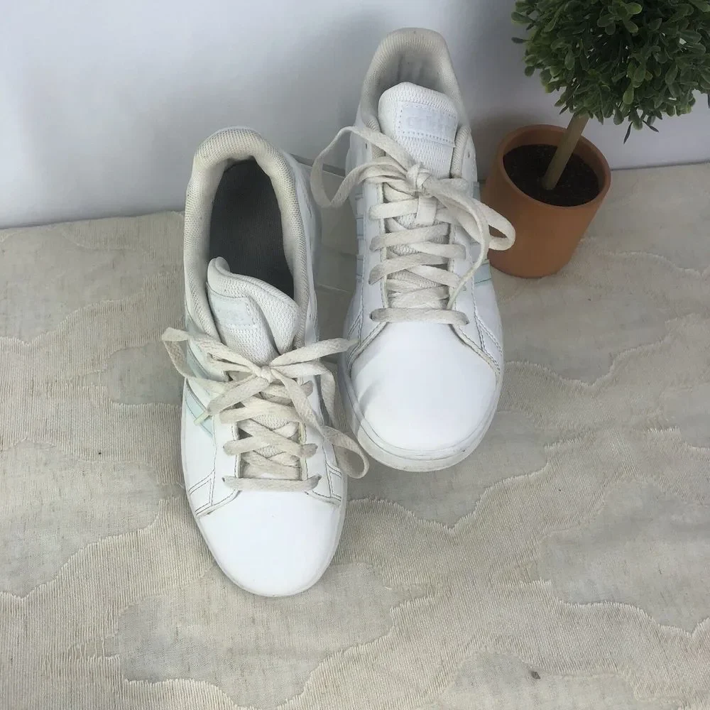 Kids Unisex Adidas Grand Court Cloudfoam Comfort Shoes. Size 4 - Picture 4 of 13